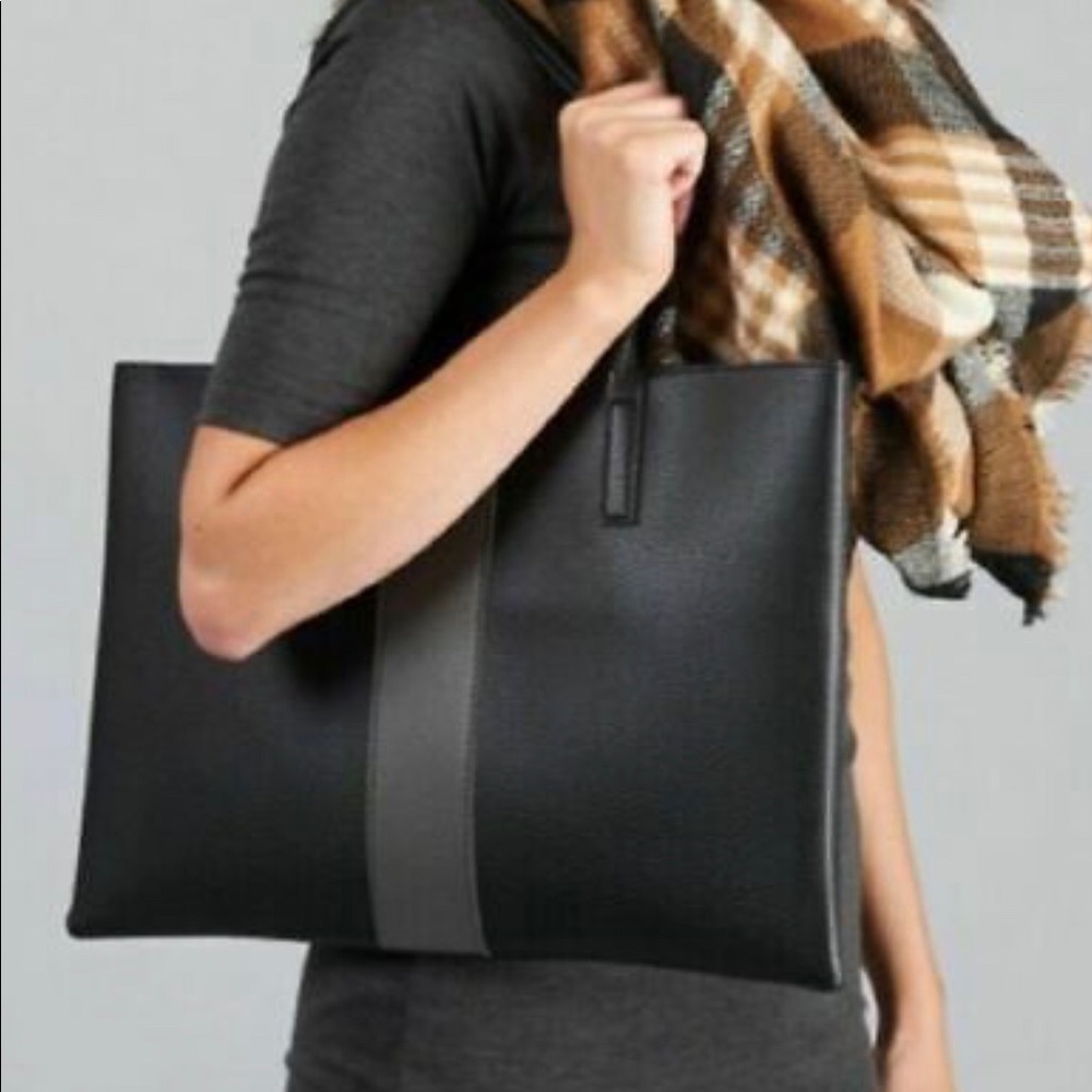 VINCE CAMUTO Vegan Leather Tote